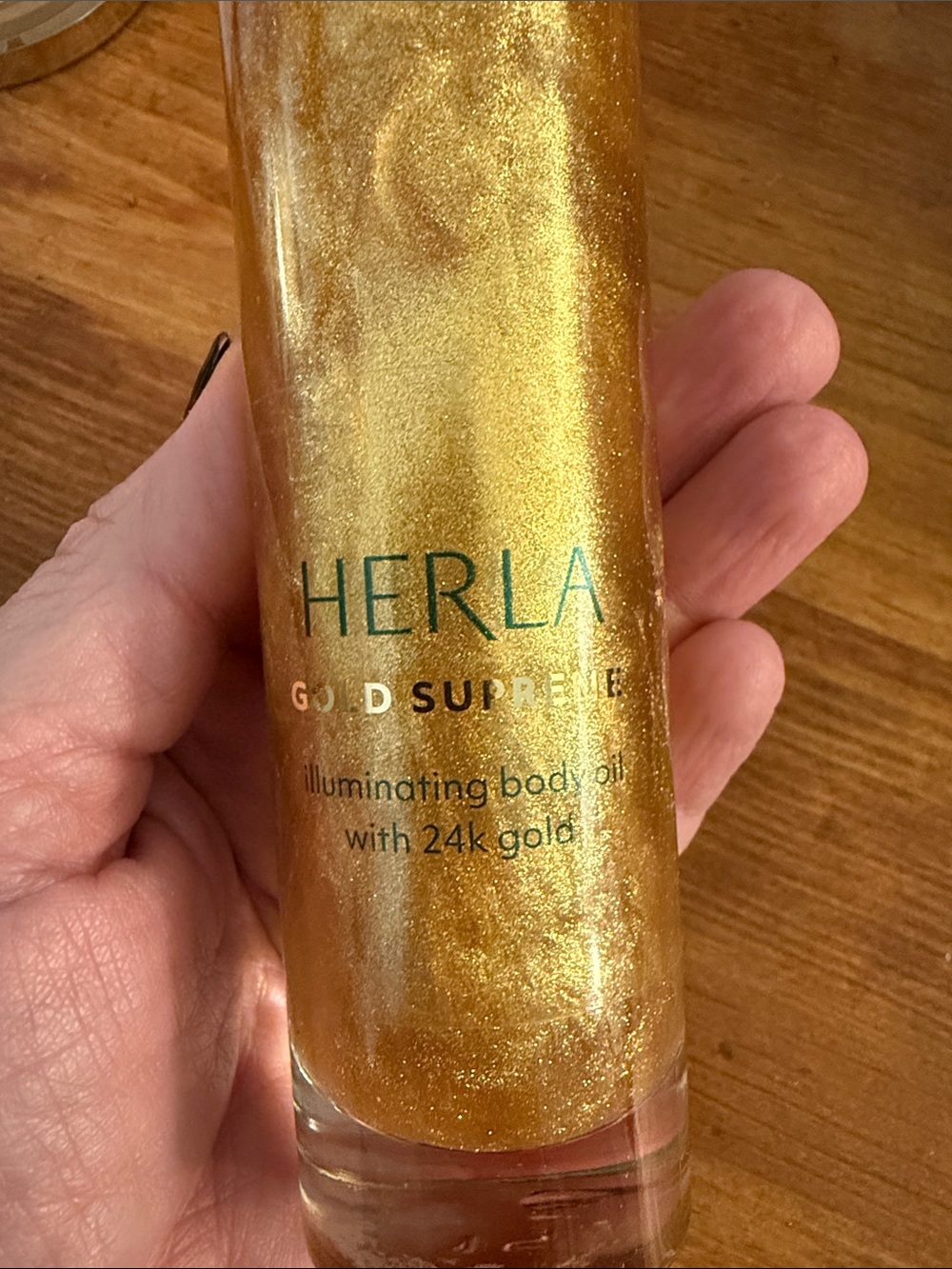 Herla Gold Shimmer Illuminating Body Oil - Gold - Picture 6 of 6